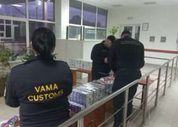 Contrabandă cu țigări, în nordul țării. Aproape 3.000 de pachete de țigări depistate într-un microbuz ce trebuia să ajungă în Marea Britanie