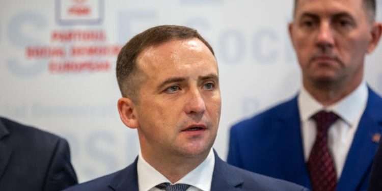 Candidatul PSDE la șefia capitalei acuză Guvernul și Primăria Chișinău de epurări de cadre pe criterii politice: Sunt „fraţi siamezi” | VIDEO