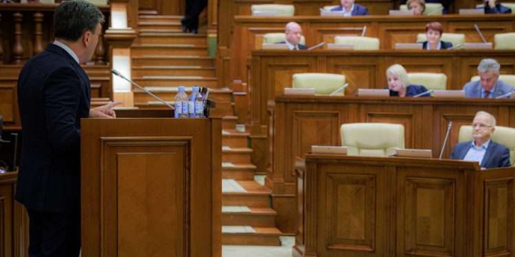 Moțiunea de cenzură asupra activității Guvernului, înaintată de BCS a eșuat: Dezbaterile au durat până după ora 02.00 noaptea | VIDEO