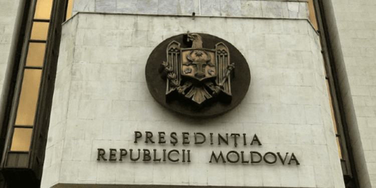 Foștii președinți nu vor mai beneficia de birou de lucru și asistent personal, în caz de expirare a mandatului, de demisie sau de imposibilitate definitivă de exercitare a atribuțiilor | VIDEO