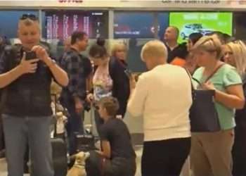 „De acolo să zbori este foarte greu, peste tot se bombardează. Îi mulțumesc domnului Ilan Șor”. Moldovenii reveniți acasă din Israel, recunoscători pentru ajutorul primit și deranjați de lipsa reacției din partea autorităților | VIDEO