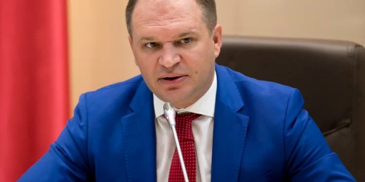 PLDM cere sancționarea primarului general: Doi funcționari municipali, surprinși în timp ce făceau campanie electorală pentru Ceban