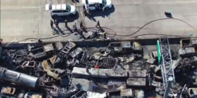 Cel puțin șapte oameni au murit în cumplitul accident în lanț, în SUA: Cauza impactului – ceața și fumul degajat de incendii | VIDEO