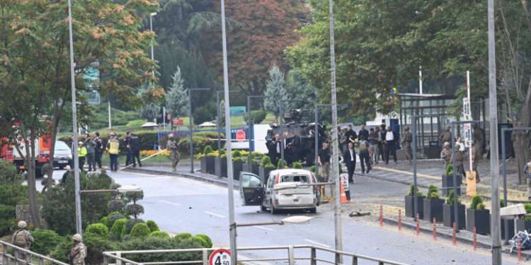 Stare de alertă în Turcia. Atac terorist în Ankara, lângă Parlament și sediul Poliției. Un atacator s-a detonat, doi polițiști răniți