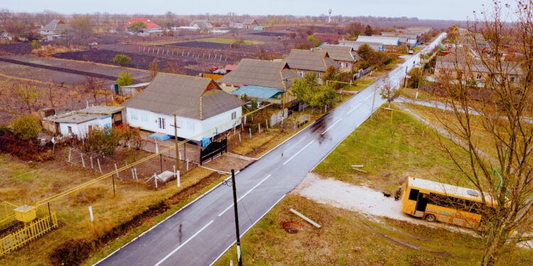 „Este comod și ușor acum de mers”. O nouă realizare a echipei lui Ilan Șor în sudul țării: În satul Alava din Ștefan-Vodă a fost reconstruit drumul central | VIDEO