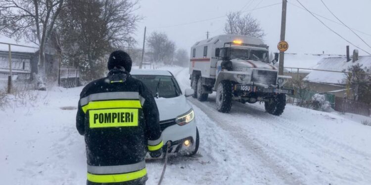 Передвижение по национальным трассам осуществляется в зимних условиях: 19 населенных пунктов по-прежнему остаются без света