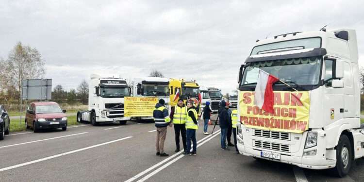 На украинско-польской границе заблокировано более 20 000 транспортных средств