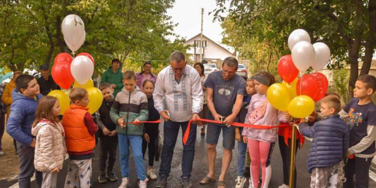 «Операция двор», которую инициировала в Оргееве команда Илана Шора на завершающем этапе. В эксплуатацию сдан двор, в котором ремонта не было почти 30 лет | VIDEO