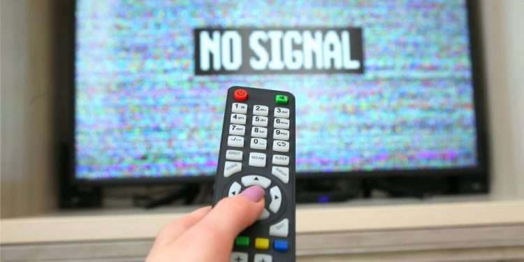 «Это уничтожение демократической структуры». Представитель Партии европейских левых раскритиковал решение о приостановление лицензий шести телеканалов в Молдове | VIDEO