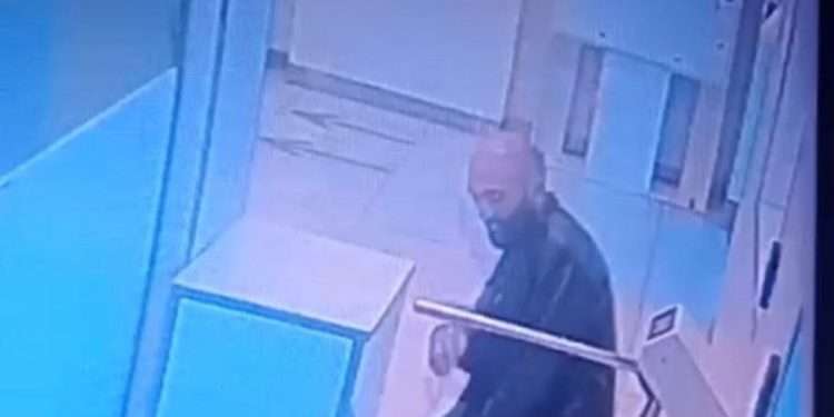 Погранполиция представила подробности об инциденте со сбежавшим из аэропорта иностранцем