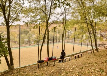 «В кратчайшие сроки и на самом высшем уровне». Усилиями команды Илана Шора в селе Сэмэнанка появилась многофункциональная спортивная площадка | VIDEO