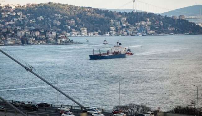 В Черном море пропало турецкое судно с 12 членами экипажа