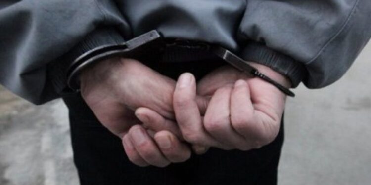 Шантаж на 1,2 млн долларов: правоохранители задержали трех человек, в том числе “вора в законе”