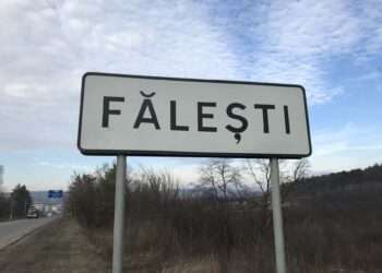 Incident la o școală din Fălești: Un copil de 11 ani a alunecat pe scări și a căzut între trepte și o fereastră