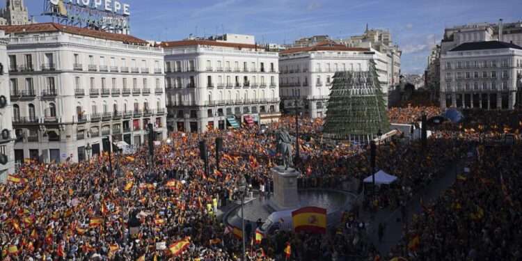 Manifestaţii în Spania împotriva premierului Sanchez. Care sunt cerințele spaniolilor