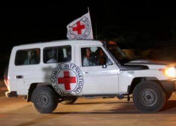 ХАМАС освободил вторую группу заложников. В нее вошли 13 израильтян и несколько иностранцев