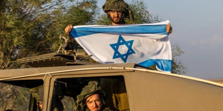 Израиль и ХАМАС договорились о продлении перемирия на два дня. Боевики отпустят еще 20 заложников