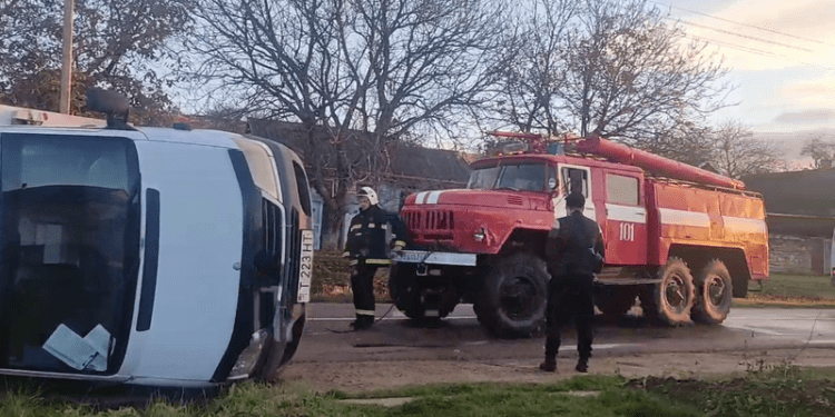 Un camion s-a răsturnat pe un traseu din Grigoriopol: O echipă de salvatori, la fața locului