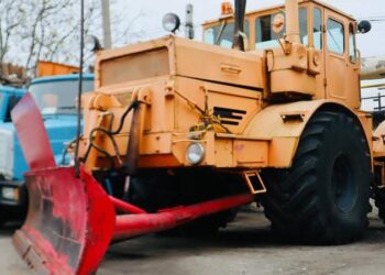 Avertizare pentru cetățeni, după anunțul codului portocaliu de furtună, ninsori și lapoviță: Unde apelați, dacă ajungeți în dificultate