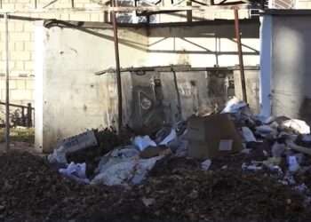 Municipiul Bălți se scufundă în gunoi: Localnicii spun că sunt nevoiți să ocolească mizeria și se îngrijorează că deșeurile ar putea lua foc. Ce spun autoritățile | VIDEO