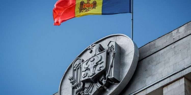 Deciziile CSE privind excluderea din cursa electorală a candidaților partidului „Şansă”, cât și închiderea a șase canale de televiziune de opoziție, criticate dur de observatorii internaționali | VIDEO