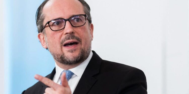 Austria cere liderilor UE să nu privească Ucraina „cu ochelarii roz” în privința aderării la blocul european