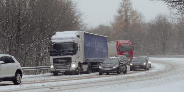 Transportatorii slovaci vor bloca granița cu Ucraina, alăturându-se protestelor poloneze / Polonia impune „controale consolidate”