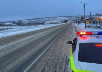 Pe drumurile naționale se circulă în condiţii de iarnă