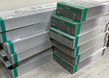 Mărfuri în cantități comerciale, descoperite de vameși în mașina unui moldovean