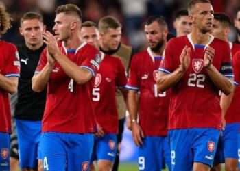 Șansă nesperată pentru tricolori! Trei fotbaliști cehi, excluși din lot pentru meciul cu R. Moldova după o petrecere cu alcool