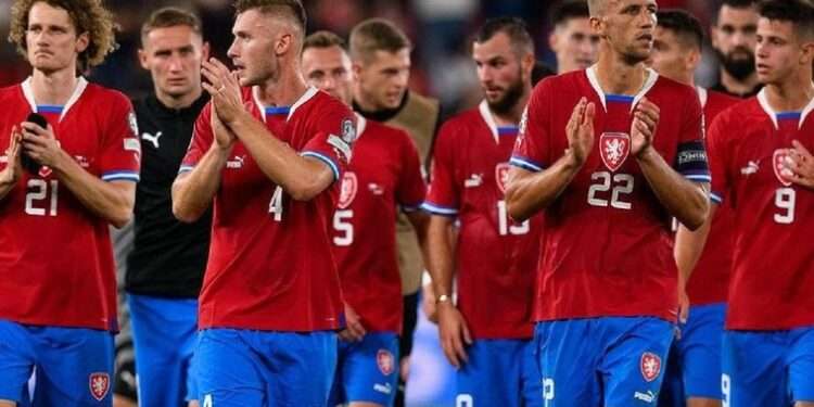 Șansă nesperată pentru tricolori! Trei fotbaliști cehi, excluși din lot pentru meciul cu R. Moldova după o petrecere cu alcool