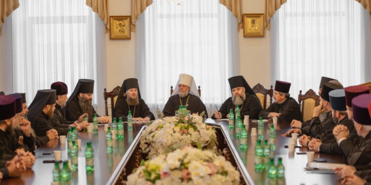 Decizii după ședința convocata de Mitropolitul Vladimir, ca urmare a scrisorii protopopului Pavel Borșevschi: Mitropolia Moldovei nu va adera la Patriarhia Română | VIDEO