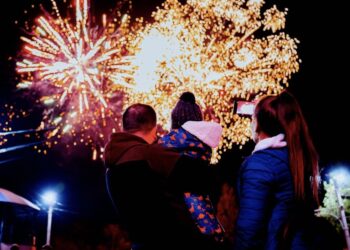 Surprize pentru copii, concert spectaculos și show cu focuri de artificii: Mare sărbătoare în cartierul Slobozia Doamnei din Orhei, unde a fost sărbătorit hramul | VIDEO