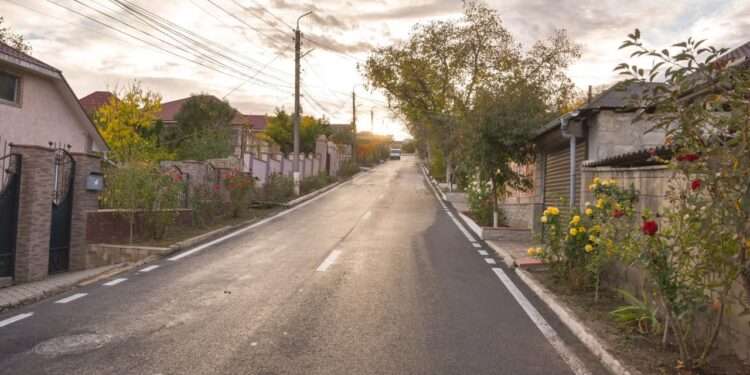 Toate drumurile din cartierul Lupoaica a municipiului Orhei, complet asfaltate: Etapa finală a fost renovarea străzii Fiodor Troșceanschi. Cu această ocazie, oamenii au și creat o poezie | VIDEO