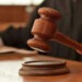 Un avocat, trimis pe banca acuzaților: A promis că poate mitui un judecător pentru a stabili o pedeapsă mai blândă