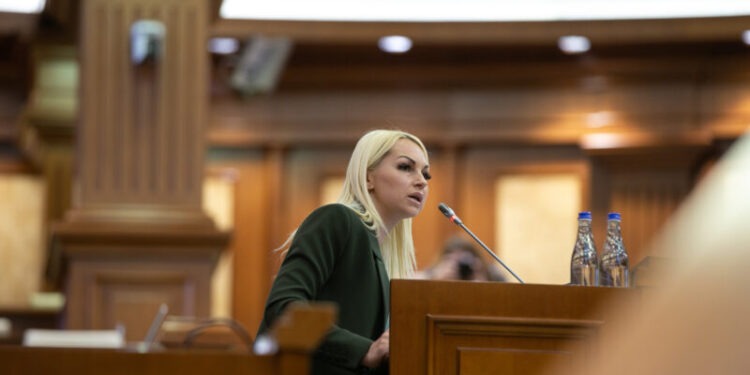 Marina Tauber a discutat cu experții Comisiei de la Veneția modificările recente aduse Codului electoral din Moldova: „Aceasta înseamnă restricții dure în ceea ce privește dreptul fiecărui cetățean, garantat de Legea supremă – de a alege și a fi ales”