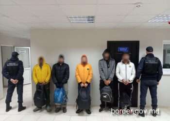 Voiau să ajungă ilegal în România: Cinci cetățeni străini, reținuți pe malul Prutului