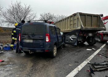 Accident de coșmar, în raionul Soroca: Șoferul unei mașini a decedat pe loc după impactul cu un camion