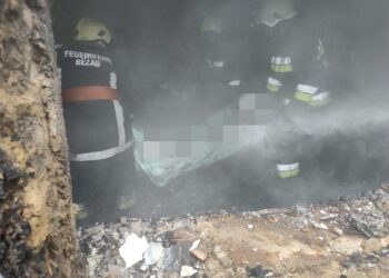 Incendiu mortal, în raionul Fălești: Cadavrul unui bărbat, scos din locuința în flăcări