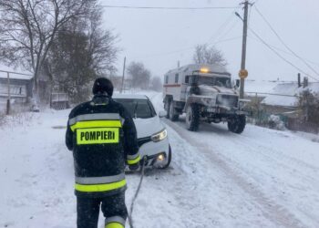 IGSU: Salvatorii au intervenit în 62 de cazuri de deblocare și tractare a autovehiculelor