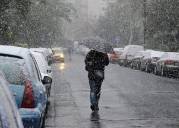 Vin ninsorile! Meteorologii au emis cod galben și portocaliu de vijelie și lapoviță