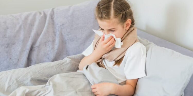 Tot mai mulți copii, diagnosticați cu infecții ale căilor respiratorii