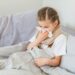 Tot mai mulți copii, diagnosticați cu infecții ale căilor respiratorii
