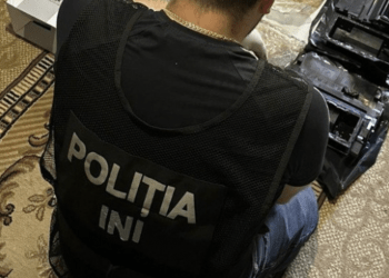 Cinci reținuți și droguri de peste 1.000.000 lei din Ucraina, ascunse-n cartușe pentru imprimantă