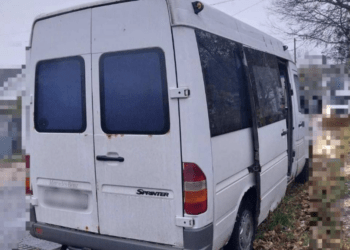 O minoră de 13 ani a fost lovită de un microbuz, la Soroca. Șoferul a fost reținut a doua zi