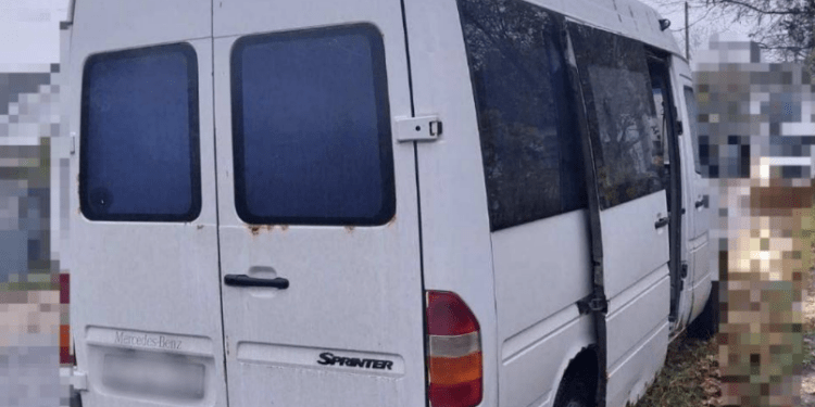 O minoră de 13 ani a fost lovită de un microbuz, la Soroca. Șoferul a fost reținut a doua zi