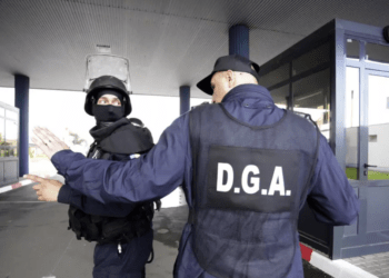 Scandal de corupție la frontiera moldo-română: Șeful vămii Sculeni și doi polițiști, reținuți de DNA, acuzați că luau șpagă să nu verifice mărfurile din RM