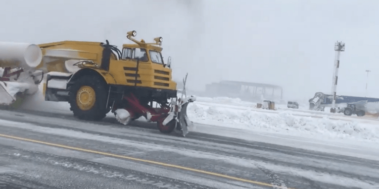 Aeroportul Internațional Chișinău 2019 vs 2023. Cum arăta pista în urma ninsorilor când aerogara era gestionată de Avia Invest