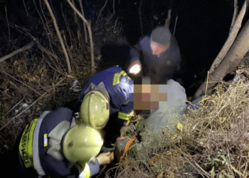 Rezina: Un bărbat a fost salvat de angajații IGSU dintr-o ravenă de circa 30 de metri