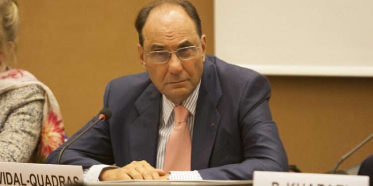 Un fost vicepreședinte al Parlamentului European a fost împușcat în față, în plină stradă